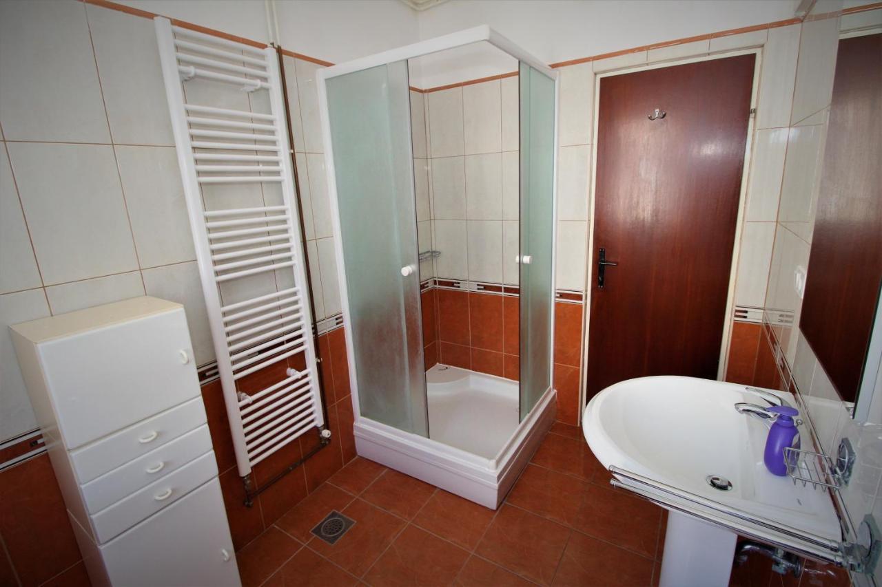 Apartments And Rooms With Parking Space Pag - 13060 Pag Town Buitenkant foto