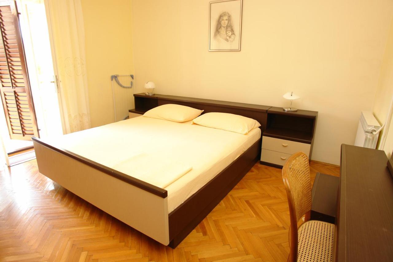 Apartments And Rooms With Parking Space Pag - 13060 Pag Town Buitenkant foto