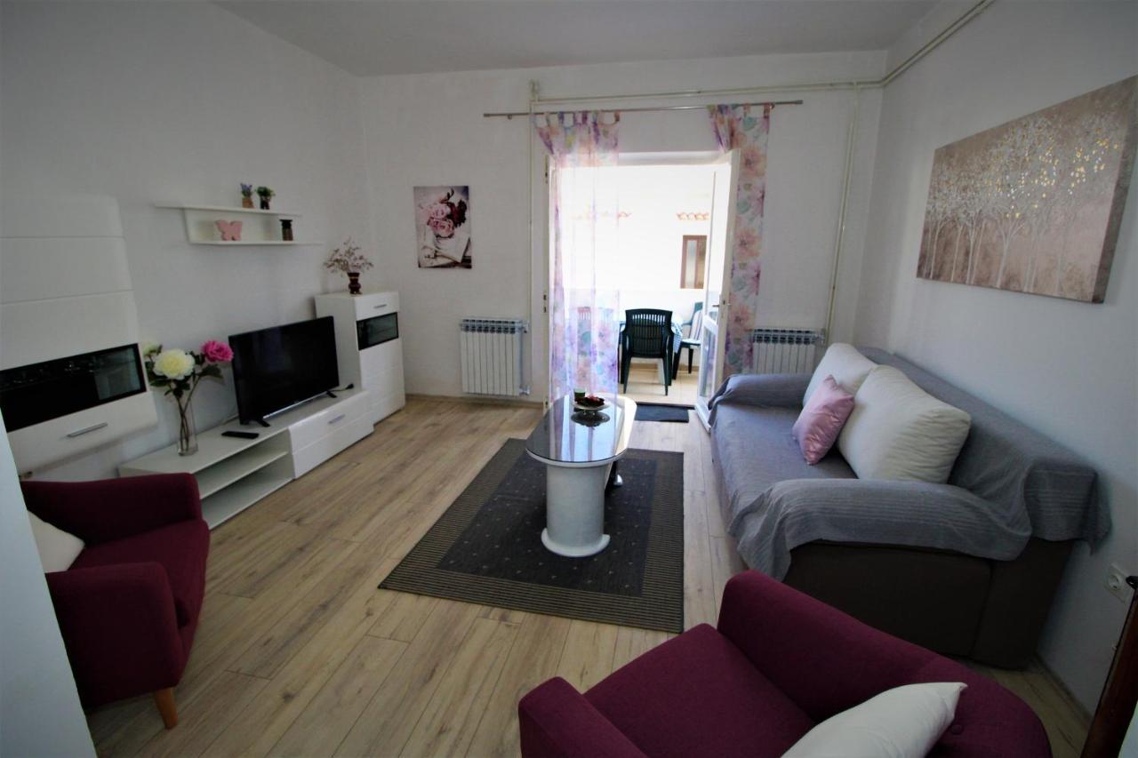 Apartments And Rooms With Parking Space Pag - 13060 Pag Town Buitenkant foto